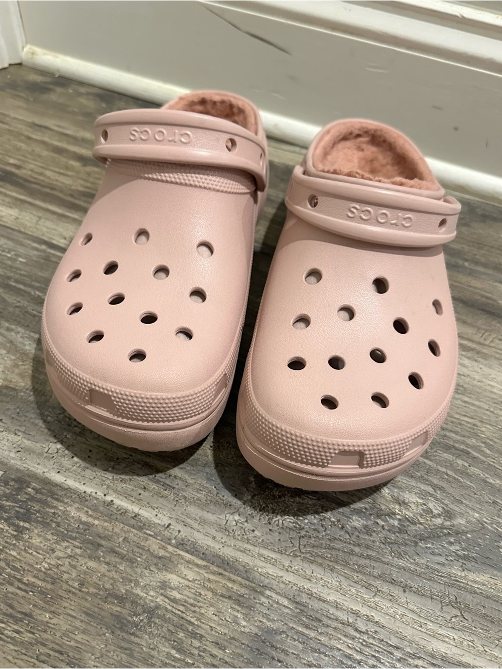 CROCS women’s Classic Lined Clog - Blush Pink size W 11 size 11